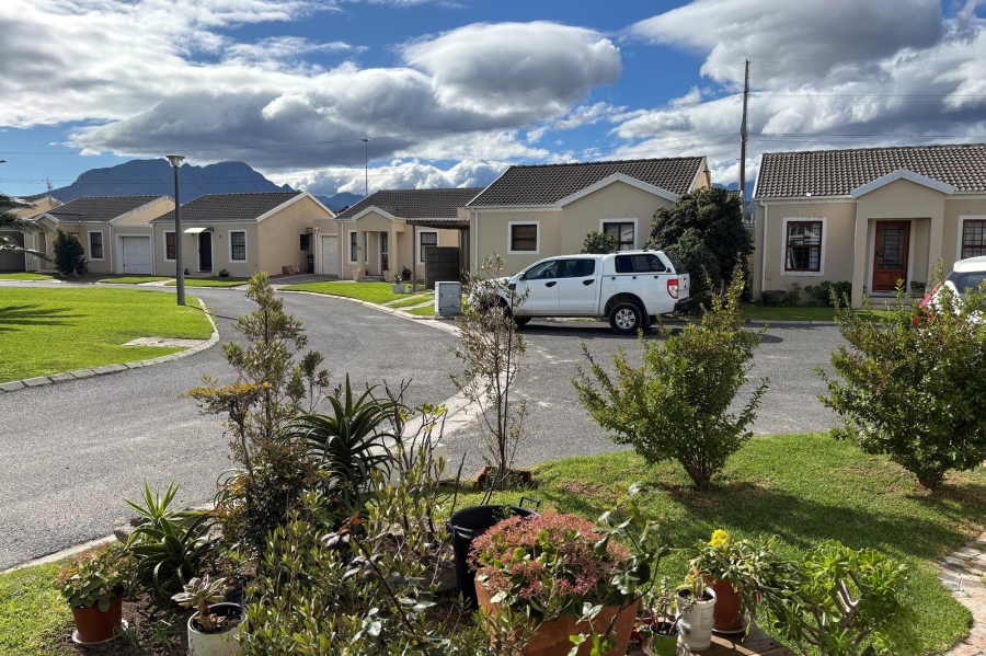 2 Bedroom Property for Sale in Guldenland Western Cape